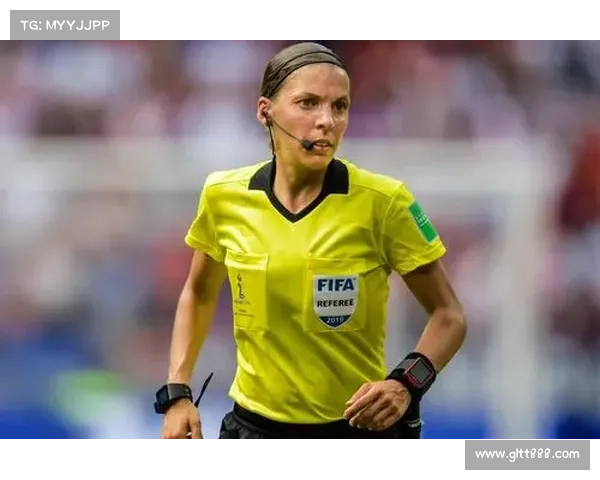 法国裁判弗拉帕尔执法意挪大战展现卓越权威性获得双方高度认可 法国裁判弗拉帕尔执法意挪大战展现卓越权威性获得双方高度认可